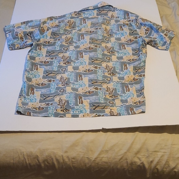 Hilo Hattie Vintage Hawaiian Shirt - Picture 4 of 4